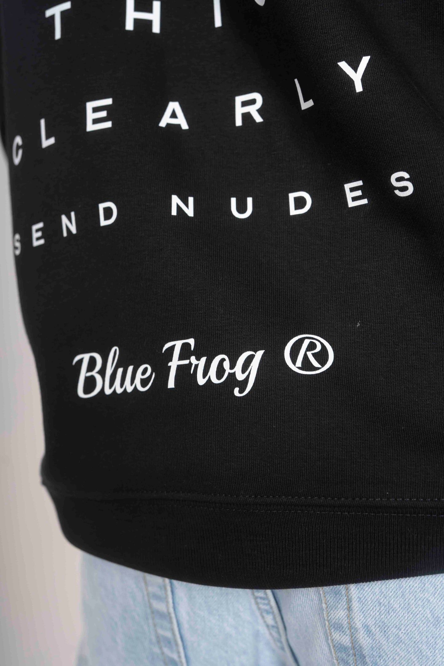 Sudadera Blue Frog Send Nudes Negra